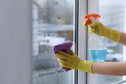 Cleaning Aluminium Sliding Window